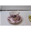 Image 2 : (4) Teacups with Matching Saucers