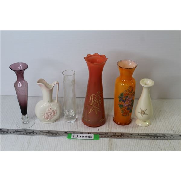 (6) Vases