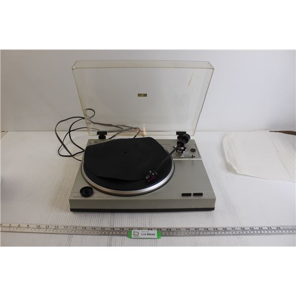 Sanyo Turntable with Box