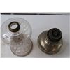 Image 4 : (2) Kerosene Lamps - No chimneys