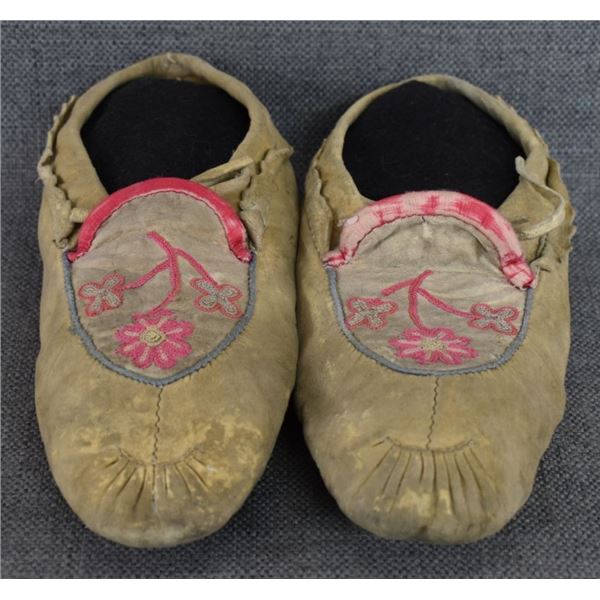 EASTERN INDIAN MOCASSINS