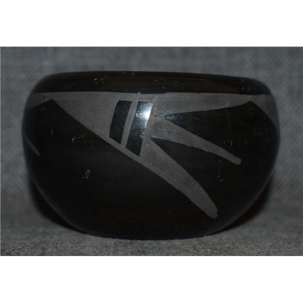 SANTA CLARA INDIAN POTTERY BOWL