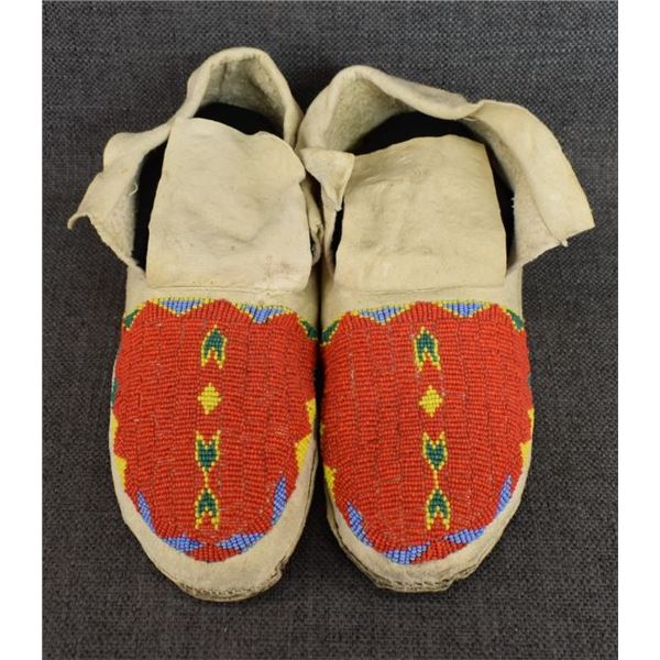 PLAINS INDIAN MOCCASINS