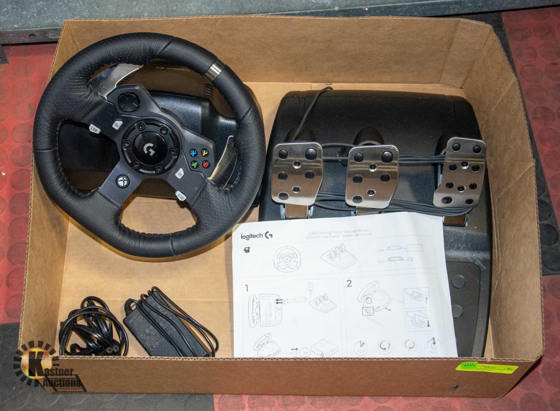 LOGITECH G DRIVING FORCE G920 RACING WHEEL AND