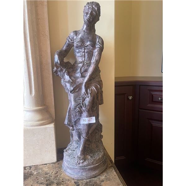 Statue Of Woman Pottery 31T