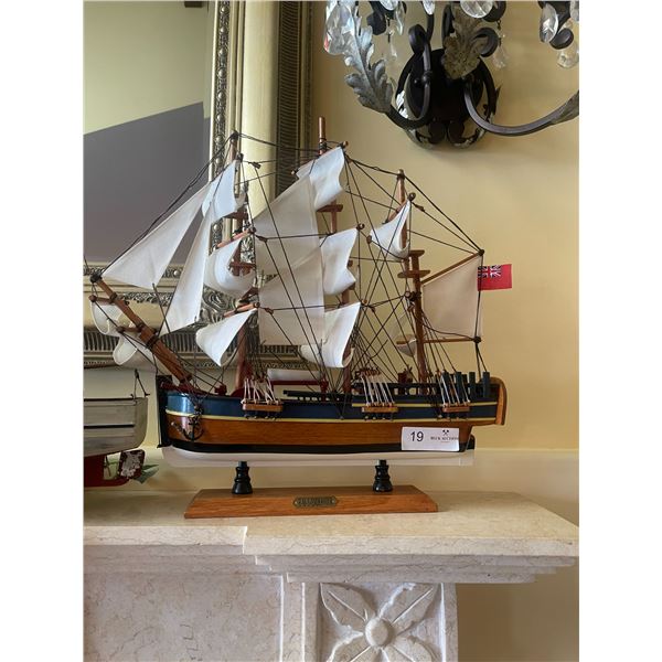 HMS Endeavor Wood Model Boat 19L