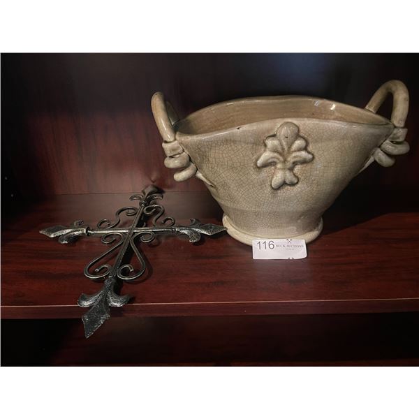 Fleur De Pottery Basket 7.5H x 13W