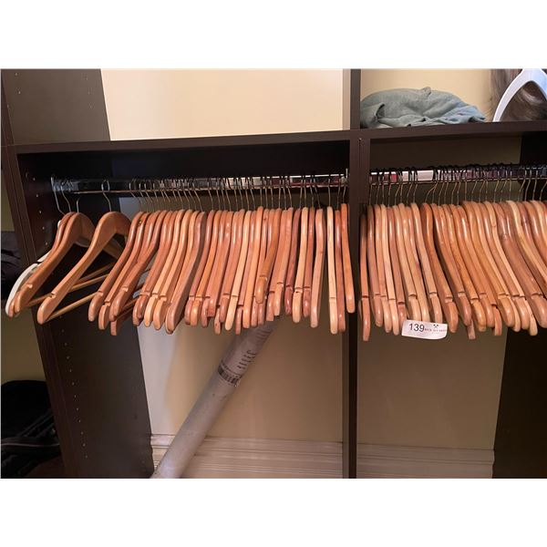 200 Wood Coat Hangers