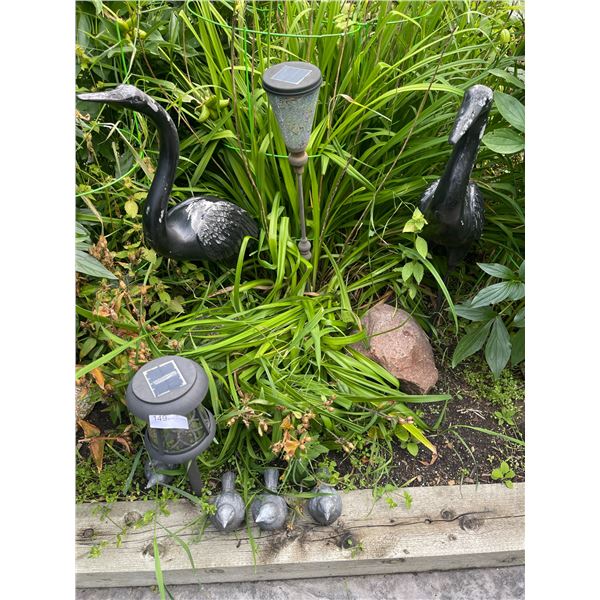 Garden Decor Birds & Solar Lights