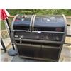 Image 2 : Coleman Natural Gas BBQ & Sun Umbrella
