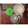 Image 1 : Bowls & Strainer - Salad Dryer
