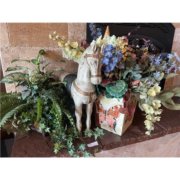 Decorative Horse, Silk Plants 24T