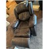 Image 1 : Leather Recliner Manual Lift