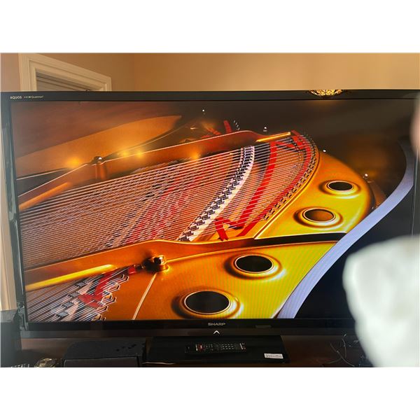 70 Inch Sharp Aquis Quatron Television LCD LC-70LE732U With Remote