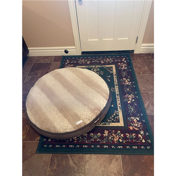 Carpet 65 x 46 & Dog Bed