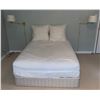 Image 1 : Double Bed - 50"W x 73"L