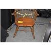 Image 2 : MID 20TH CENTURY COLONIAL STYLE WINDSOR BOW BACK WOODEN ARM CHAIR