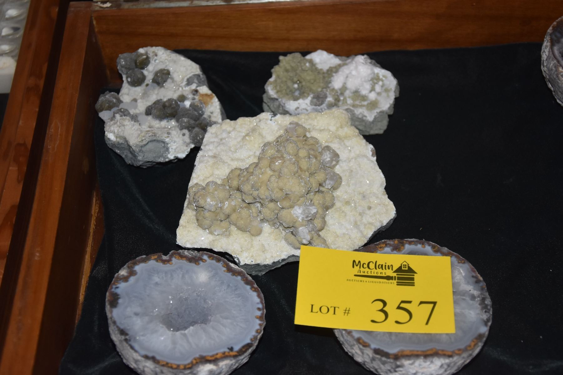 COLLECTION OF GEODE/MINERALS (5 PCS)