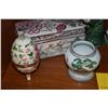 Image 6 : MIXED LOT: ASSORTED VASES, BOX, PORCELAIN EGGS, ETC. (8 PCS)