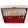 Image 3 : "Daffodil" Silver Plate Pattern by 1847 Roger Bros-1950 Set in Wood Chest