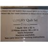 Image 4 : (3) Piece Luxury Quilt Set (New)