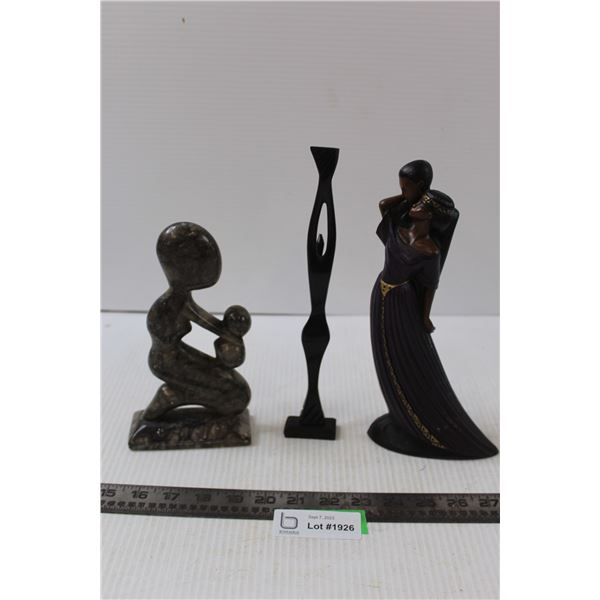 (3) decorative Pieces