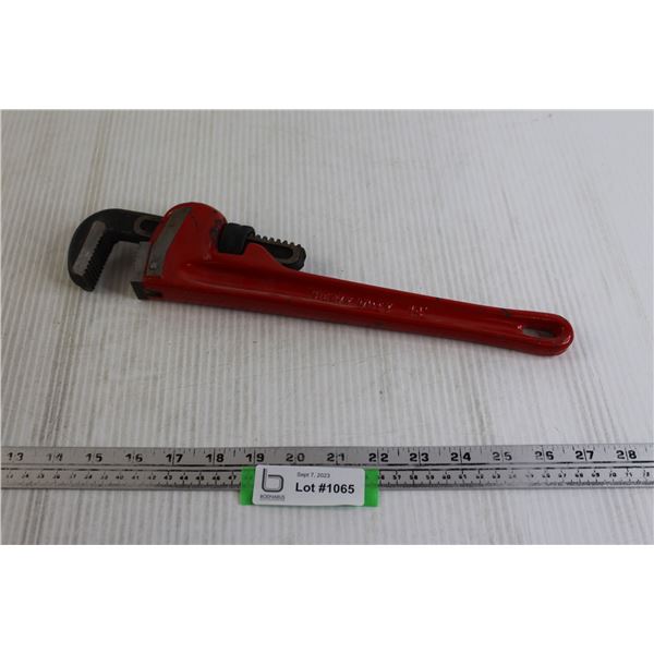 Heavy Duty Pipe Wrench - 14  Long