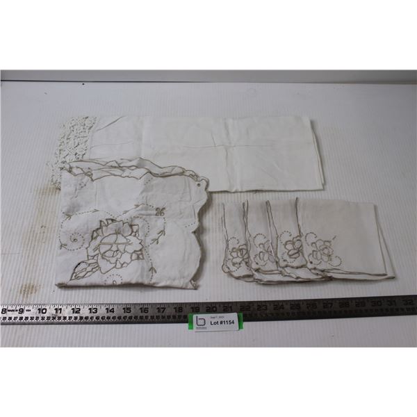 (2) Fabric Tablecloths and (4) Fabric Napkins