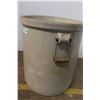 Image 4 : *Alberta Potteries 10 Gallon Crock (Cracked)