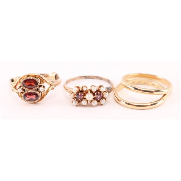 Lot of 4 Rings