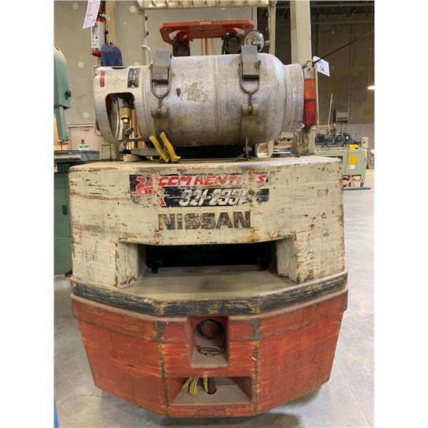 yukkariena様確認用 NISSAN 50 FORKLIFT-THREE MAST/5000LBS. (8976 HRS) - TRUCK WEIGHT