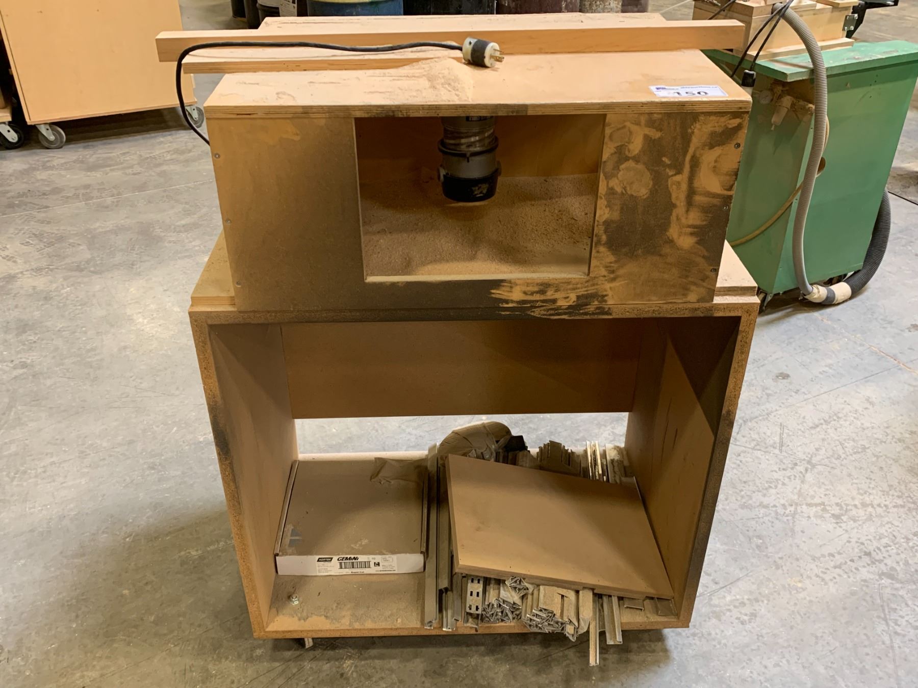 Porter Cable Router Into Router Table WOODEN ROUTER TABLE WITH PORTER CABLE ROUTER