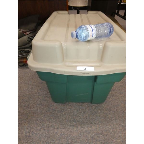plastic tote w/ lid