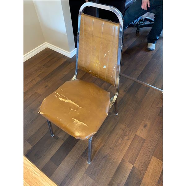 Vintage Chrome Dinner Table w/ Leaf 71L x 42W x 30H and Chairs