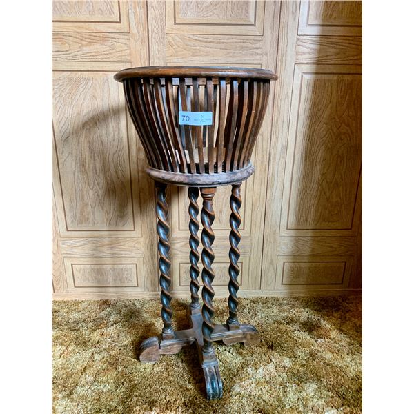Victoran Style Wooden Plant Stand 32H