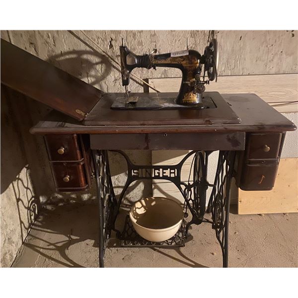 Antique Singer Treadle Sewing Machine