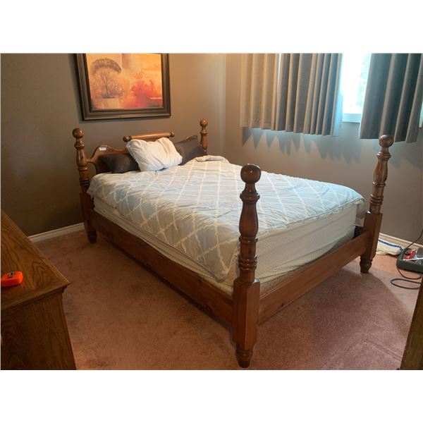 Queen Size Bed 58W x 80T x 47H, Box Spring, Pillows, Wood Headboard/Footboard and Bedding