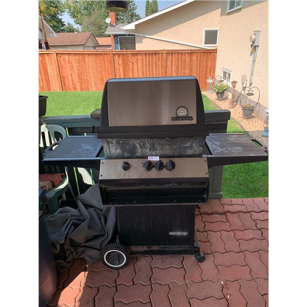 Broil King 3 Burner Propane BBQ w/ Cover