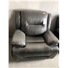 Image 2 : Gray Electric Power Recliner With USB Port