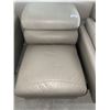 Image 3 : Single Seat Leather Chair