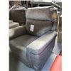 Image 2 : Light  Gray Upholstered Electric Recliner With USB Port