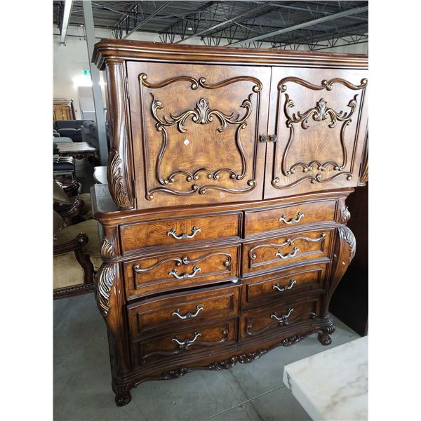 8 Drawer Solid Wood Dresser With Top Compartment