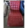 Image 1 : Red Leatherette Curved Chaise Lounge