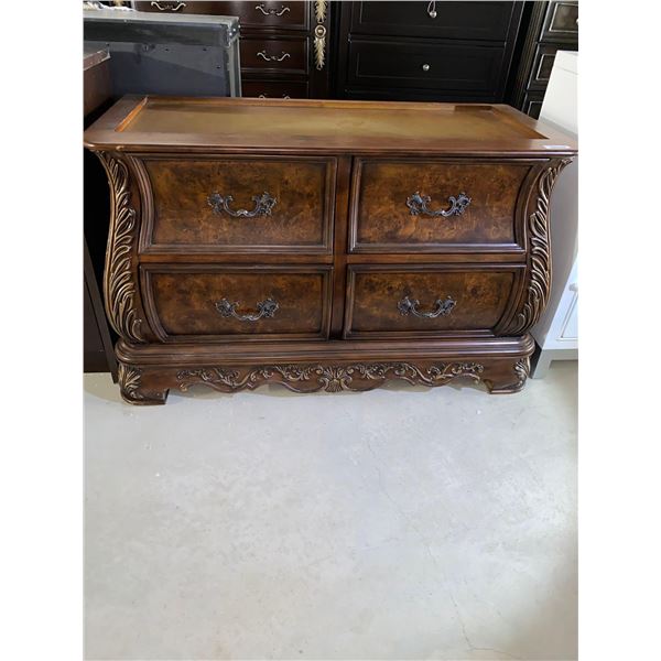 4 Drawer Solid Wood Front Curved Dresser