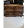 Image 1 : 4 Drawer Solid Wood Front Curved Dresser