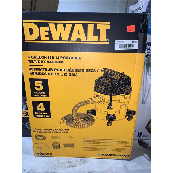 DeWalt 5 Gallon Portable Wet / Dry Vacuum