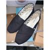 Image 3 : Tom's Ladies Size 10 Black Slip On shoes