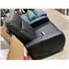 Image 3 : Sealy Black Electric Recliner