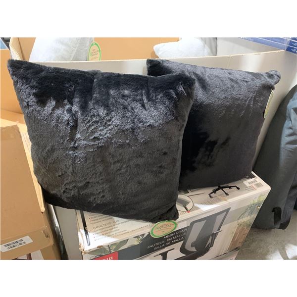 Signature Lot of 2 NEW Plush Black Accent Pillows