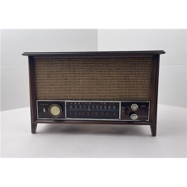 Mid Century Zenith Radio